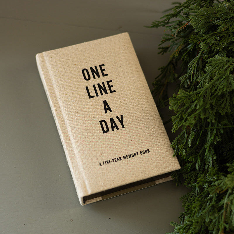 One Line a Day: A Five Year Memory Book
