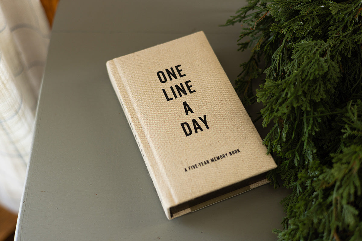 One Line a Day: A Five Year Memory Book
