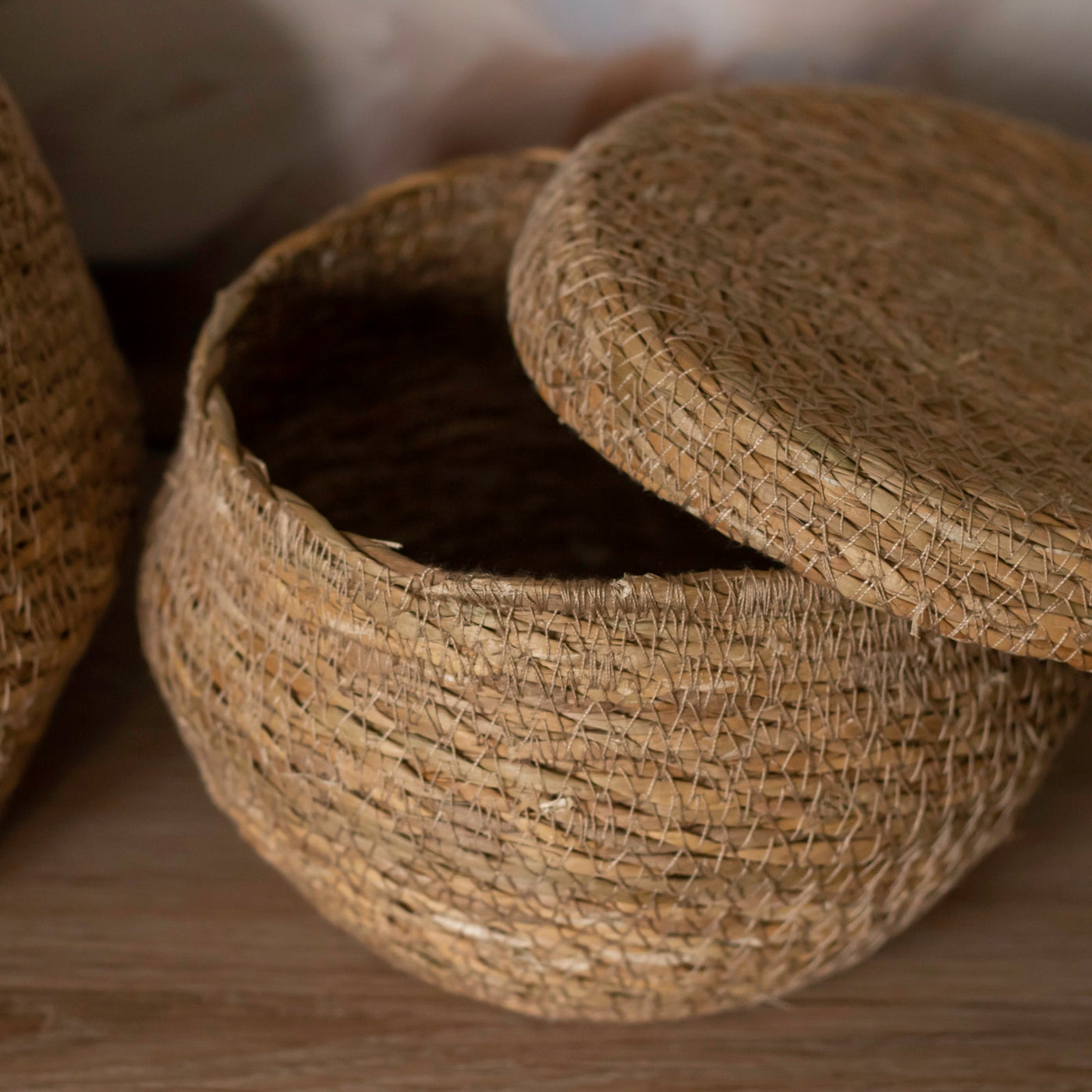 Lidded Seagrass Basket | 2 Sizes