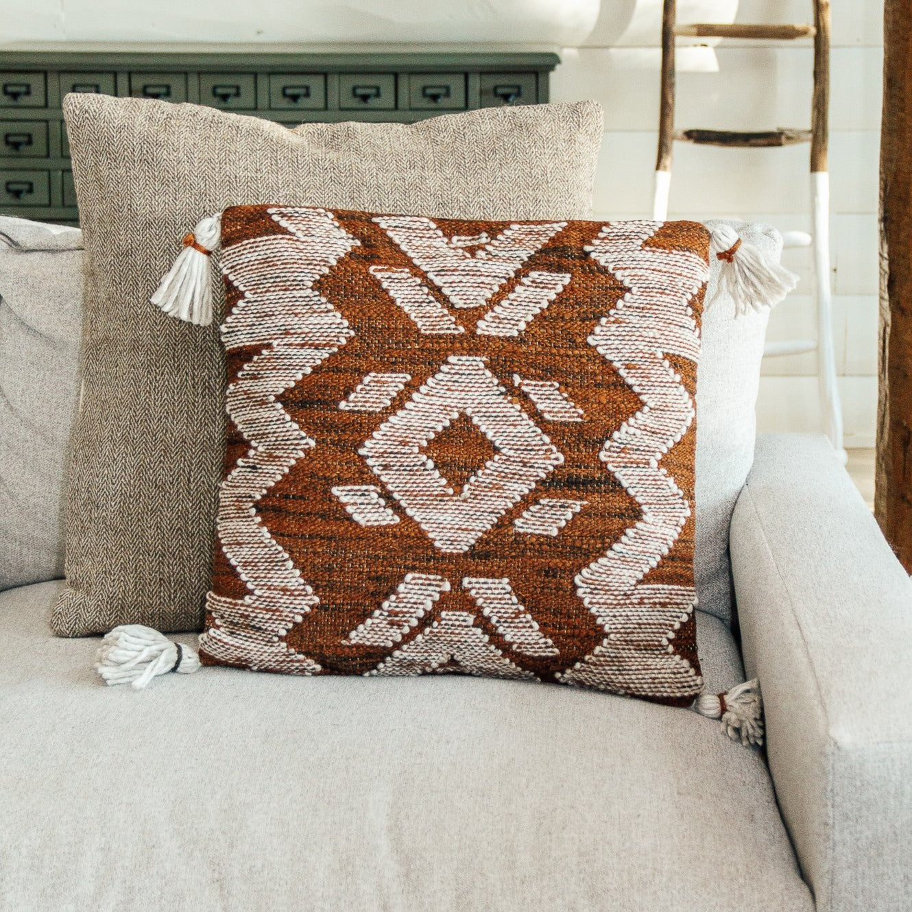Ezra Pillow