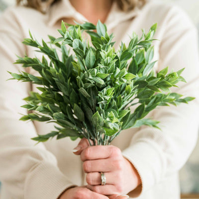 Lush Sprig Pick