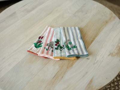 Embroidered Cloth Napkin Set